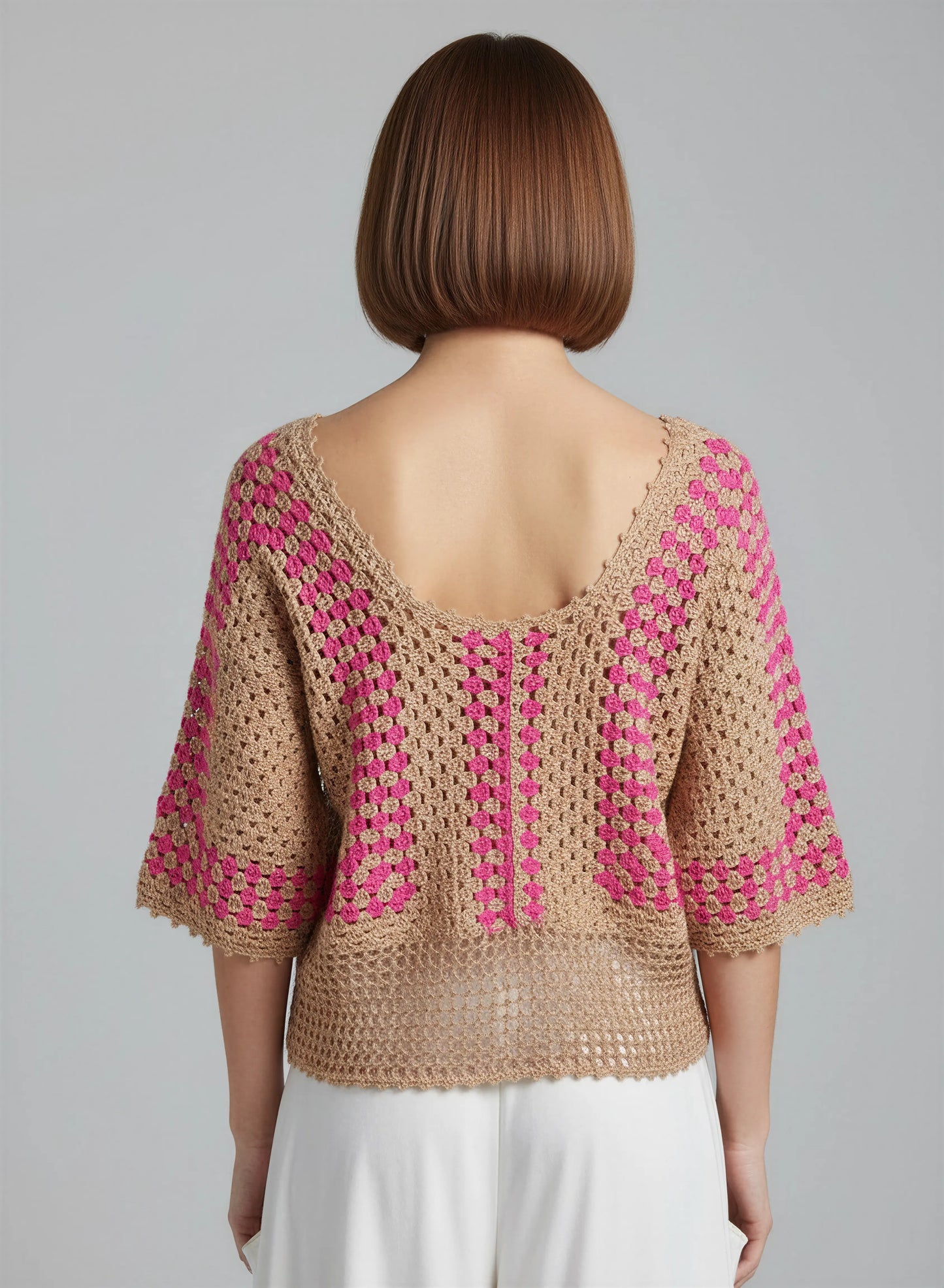 Haut crochet fait main Cremarosa camel carrés granny fuchsia encolure dos V plongeant vue dos – Cachalabibi