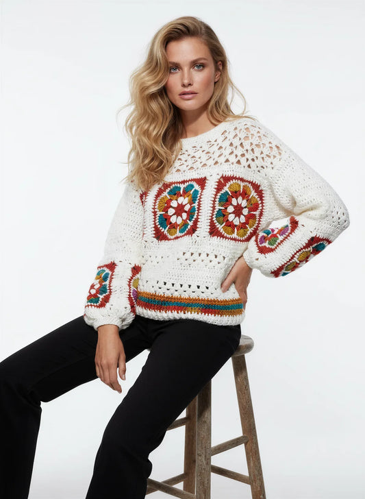 Pull femme Ottagono crème granny square fleurs multicolores – crochet fait main – vue 3/4 – Cachalabibi