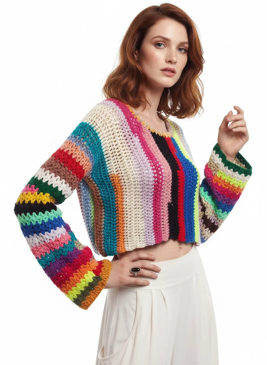 Pull femme Tapatouvu rayures verticales multicolores irisé – crochet fait main – pose éditoriale – Cachalabibi