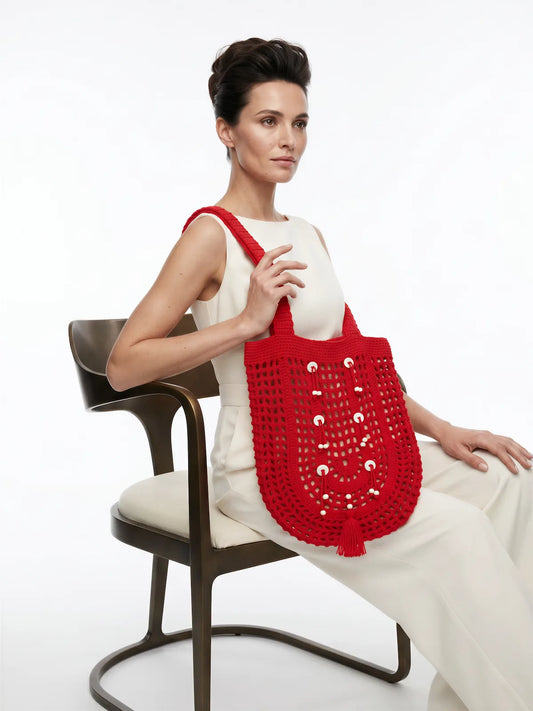 Sac cabas P'tit Gibus rouge filet ajouré spirale perles bois pompon – crochet fait main – pose assise – Cachalabibi