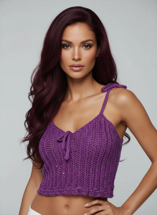 Top Campanulo – vue de face – top crochet fait main violet encolure V nœud central motif côtelé – Cachalabibi