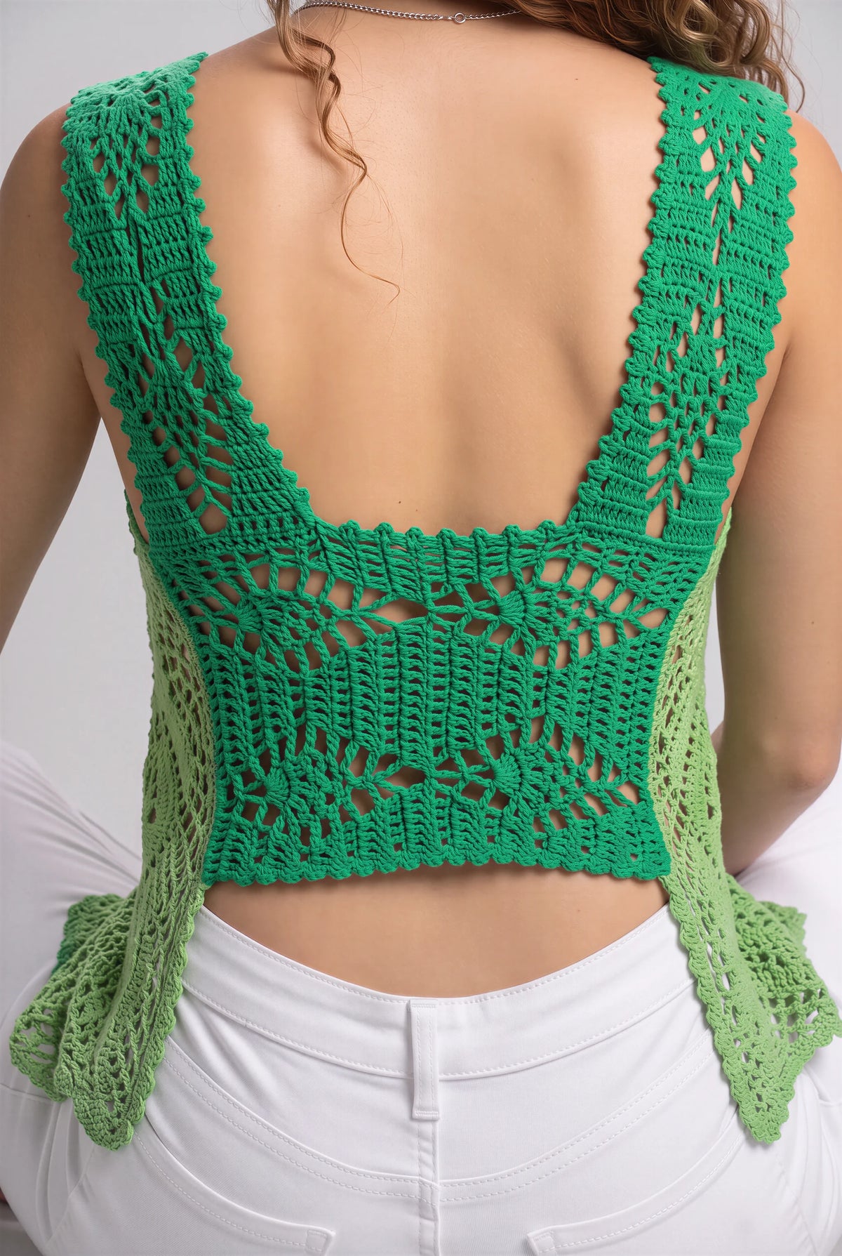 Tunique Duoverdi crochet — détail bretelles vert émeraude et dos nu — Cachalabibi