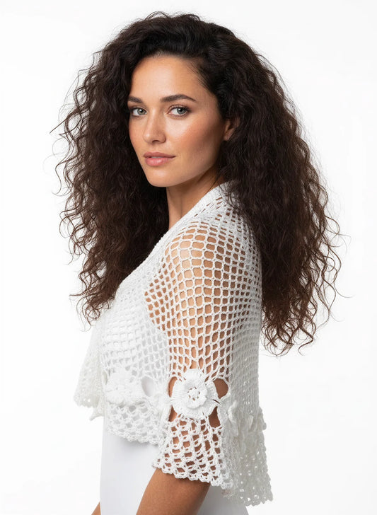 Châle Matrimonia – vue profil buste – crochet ivoire rose 3D bordure dentelle festonnée – Cachalabibi