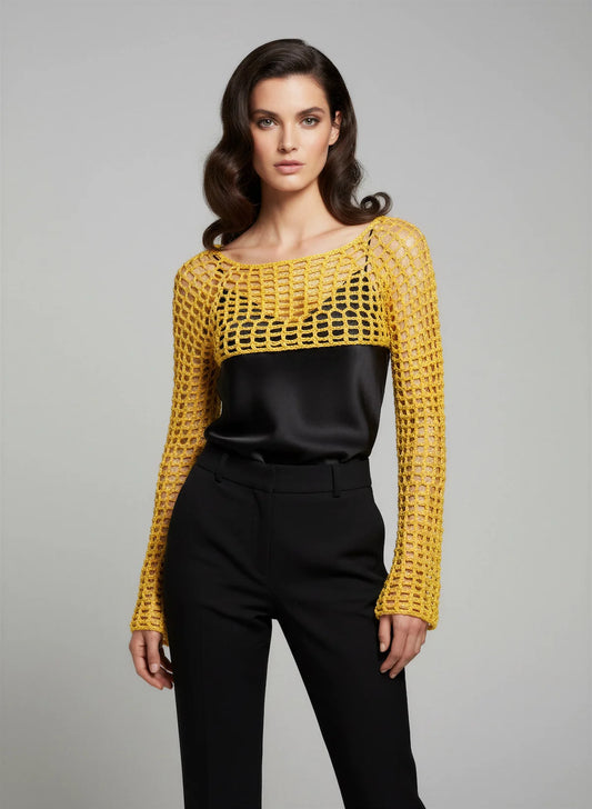 Crop Top Napolitano – vue de face – crop top crochet fait main jaune soleil manches longues résille grande maille encolure bateau – Cachalabibi