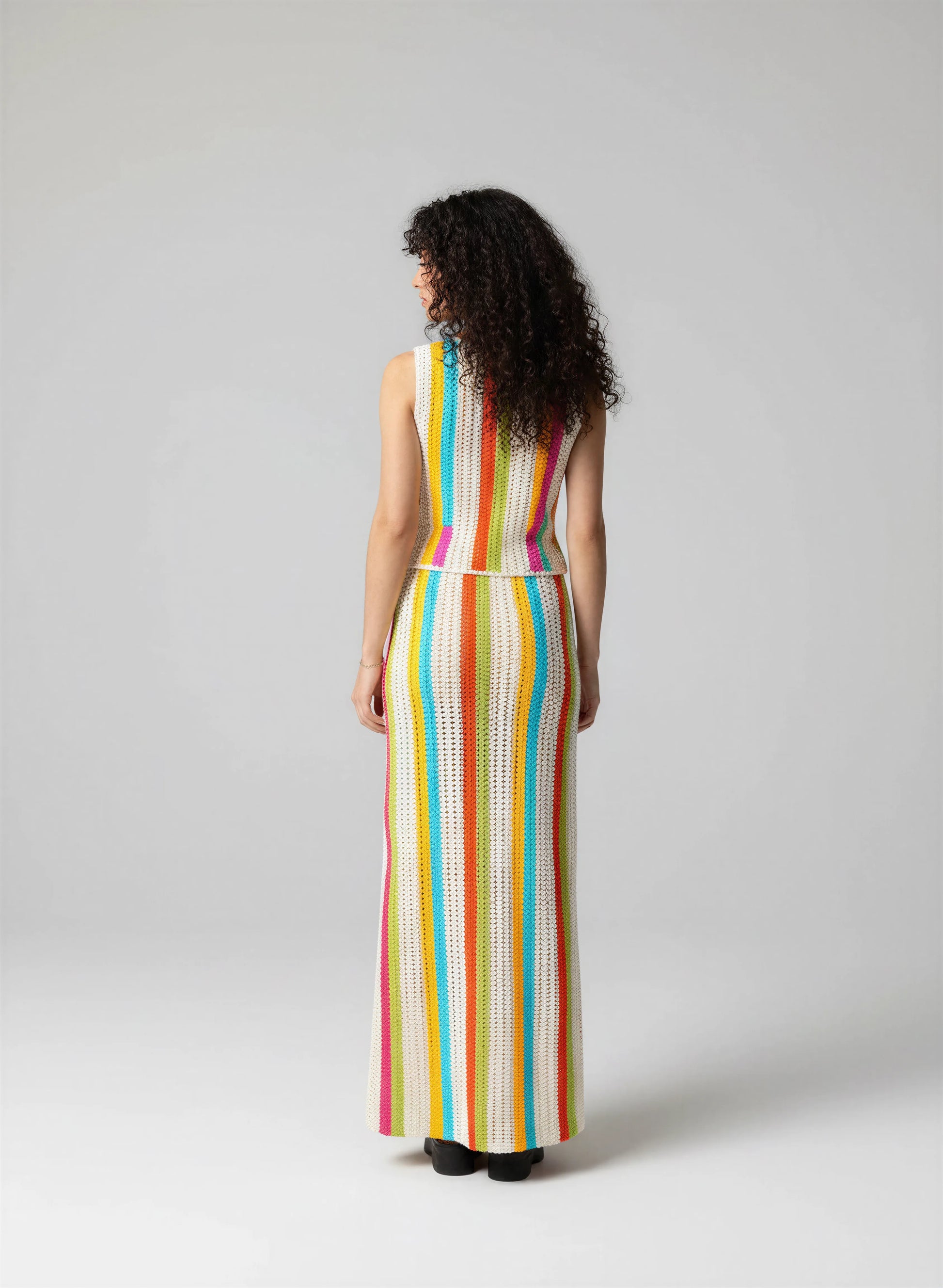 Ensemble crochet fait main Rainbow écru rayures verticales multicolores dos bretelles spaghetti nouées – Cachalabibi 
