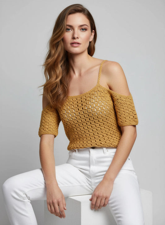 Haut crochet fait main Caramella jaune moutarde filet carré manches cold shoulder pose assise – Cachalabibi
