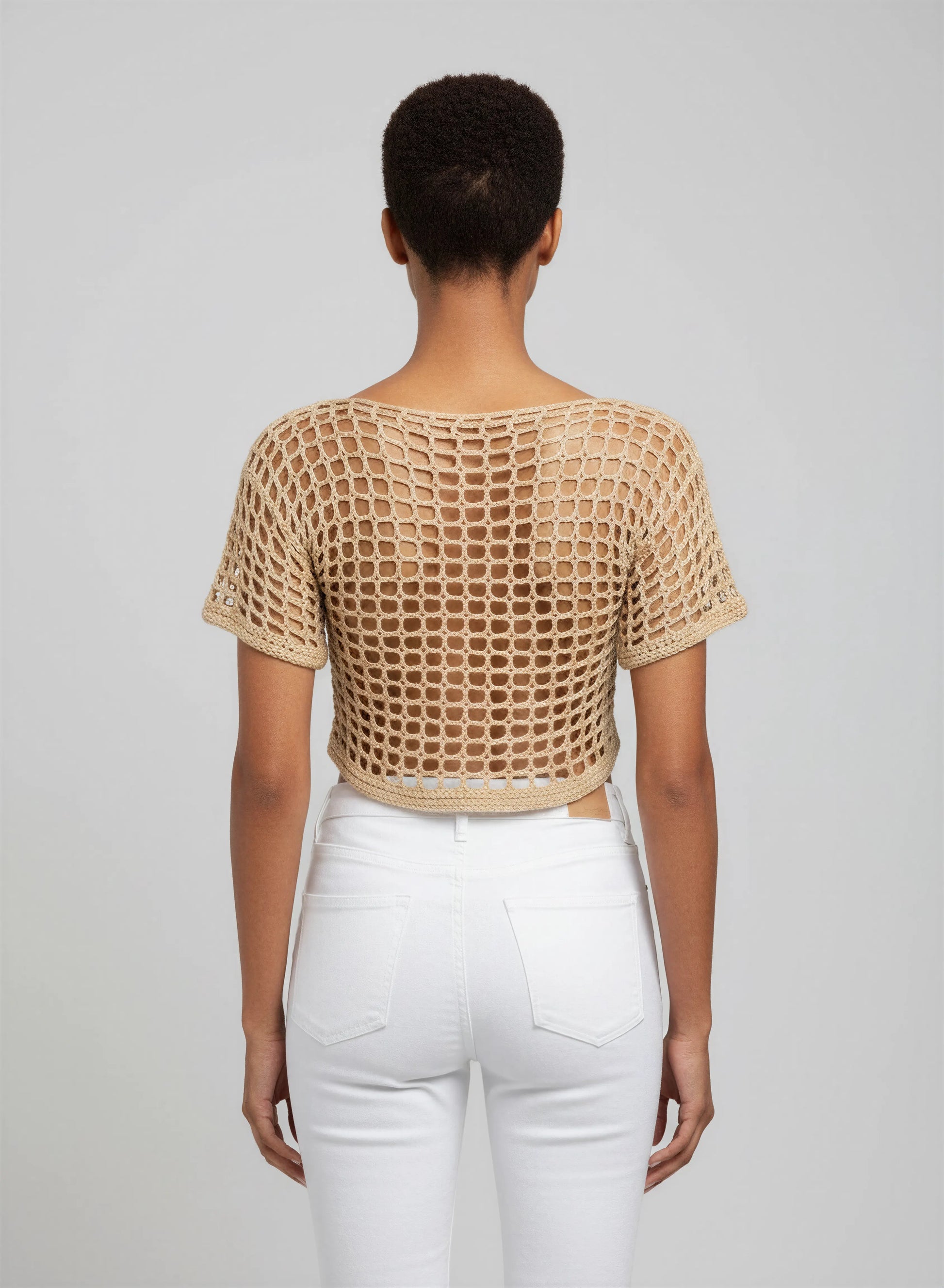 Haut crochet fait main Kobieta sable point filet carré grande maille manches courtes vue dos – Cachalabibi