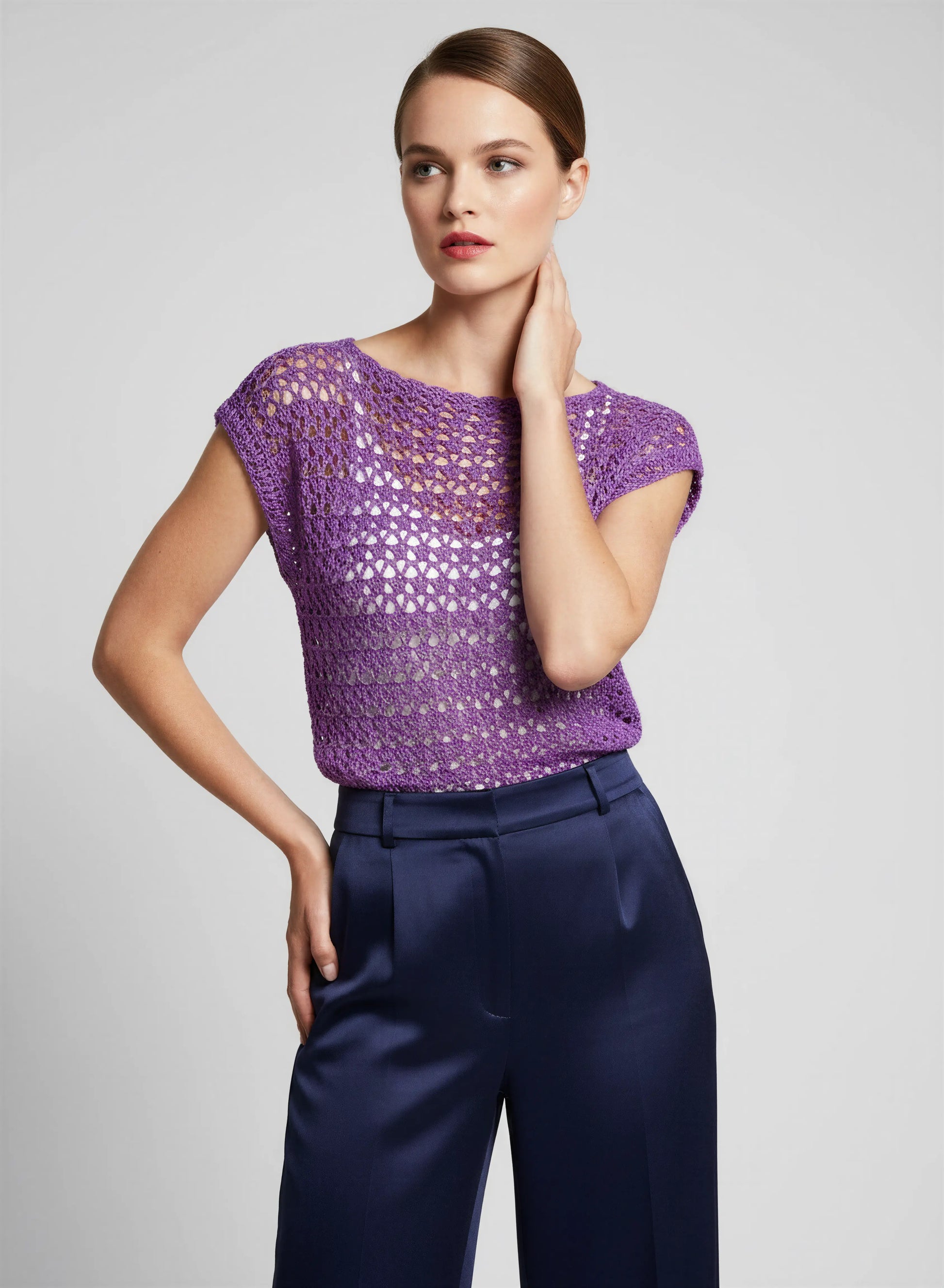 Haut crochet fait main Violeta violet améthyste mailles ajourées encolure bateau pantalon marine – Cachalabibi