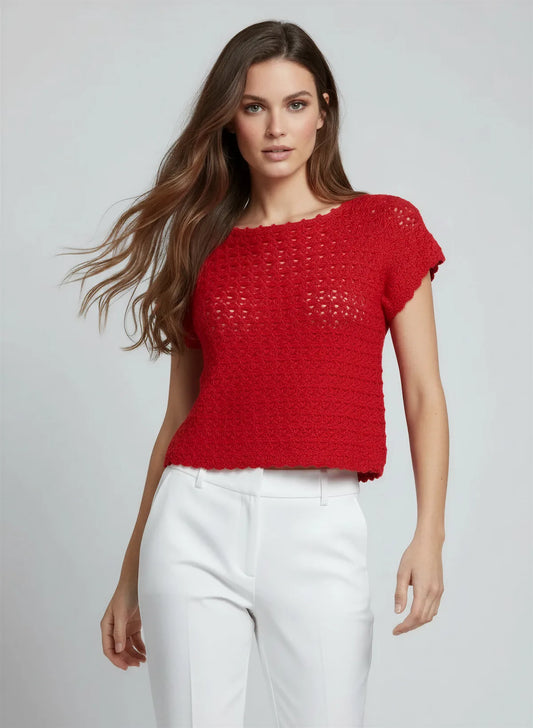 Haut Comelava – vue de face buste – crop top crochet rouge vif résille encolure ronde festonnée manches courtes – Cachalabibi