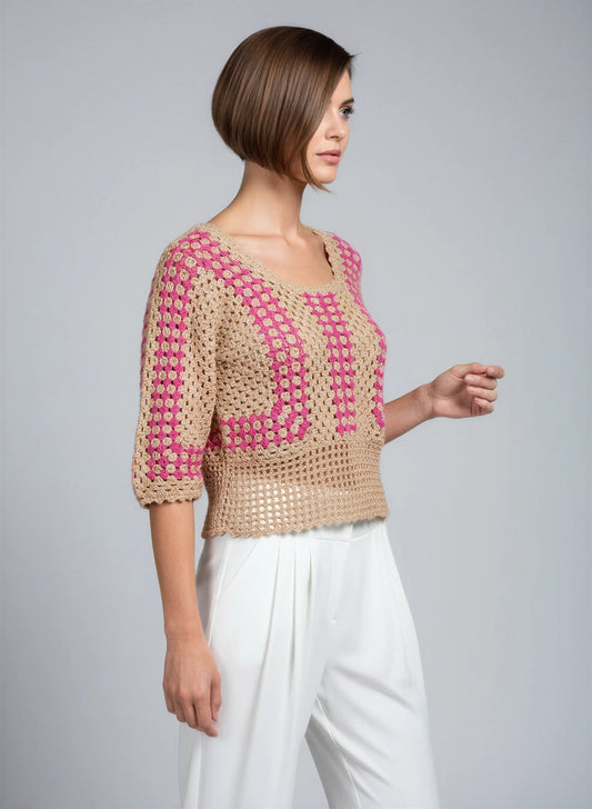 Haut crochet fait main Cremarosa camel carrés granny fuchsia silhouette oversize manches 3/4 – Cachalabibi