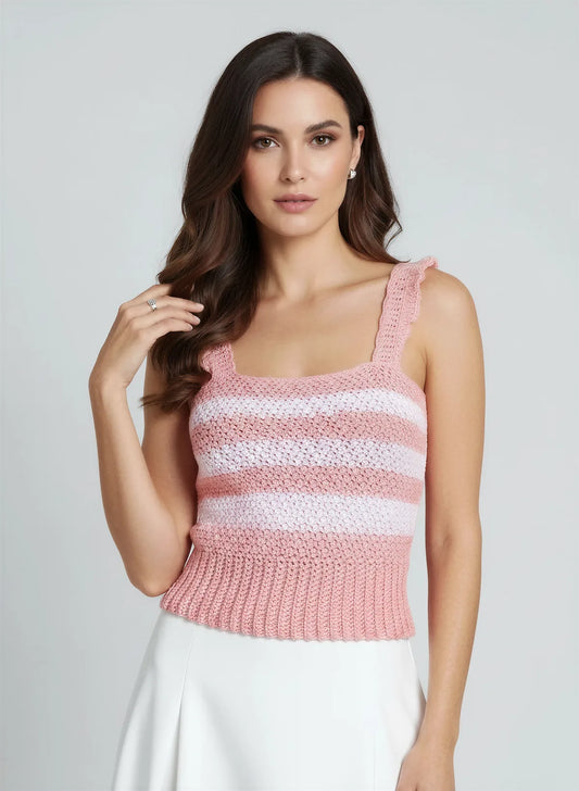 Haut Marshmallow – vue de face buste – haut crochet rose poudré rayures blanc rose encolure carrée bretelles festonnées – Cachalabibi