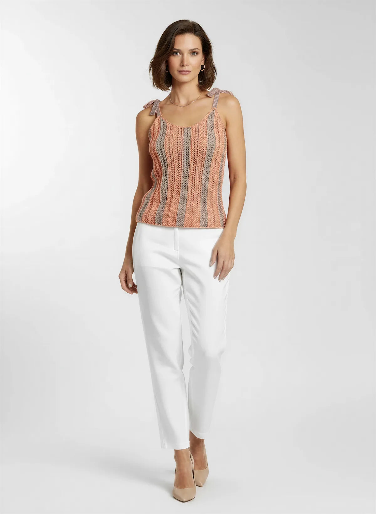 Haut Nakura – vue de face plein pied – haut crochet corail rayures bicolore gris encolure cœur bretelles nœuds – Cachalabibi