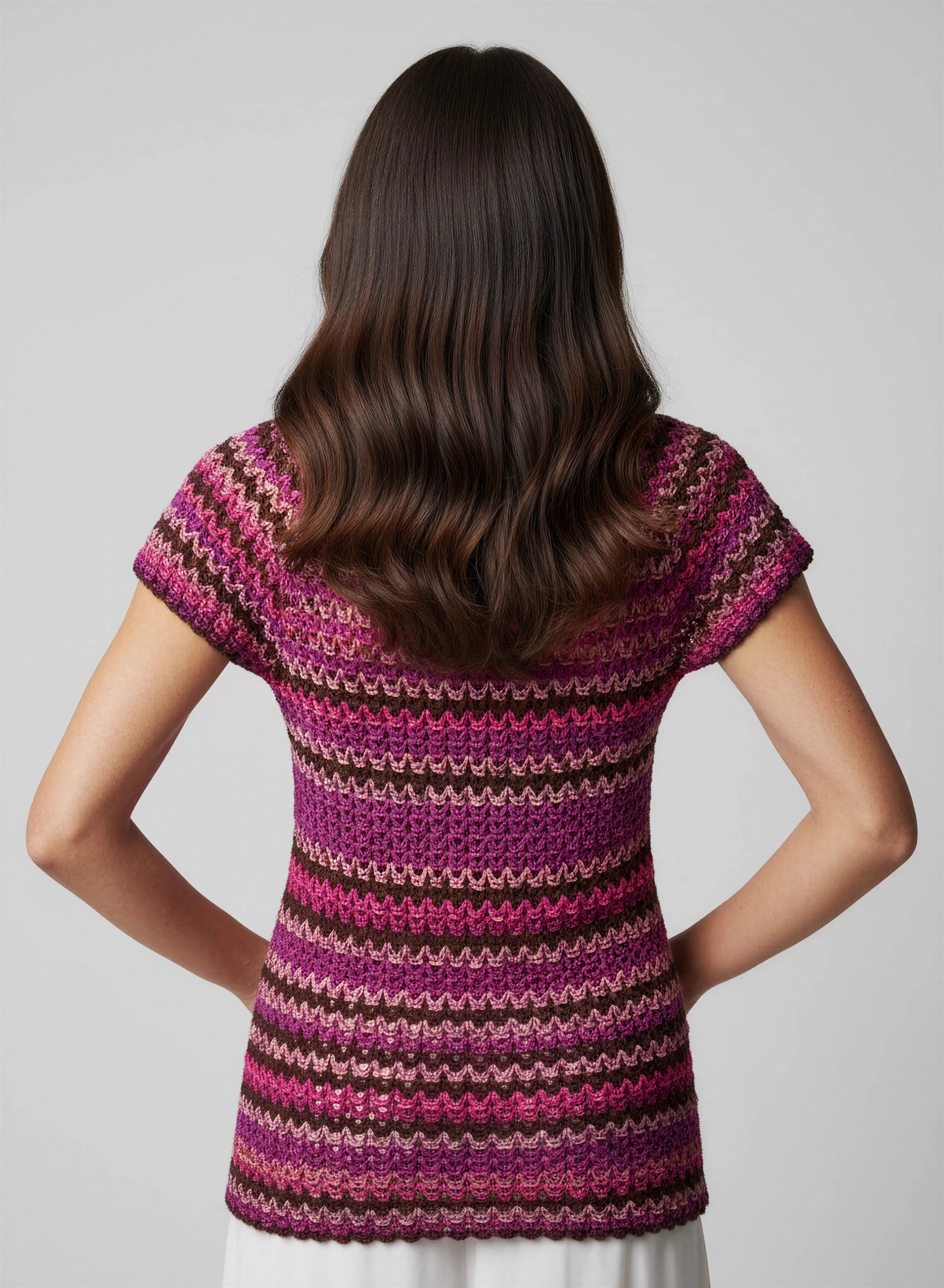 Haut crochet fait main Uncinetto dégradé fuchsia prune chocolat points vagues manches courtes vue dos – Cachalabibi