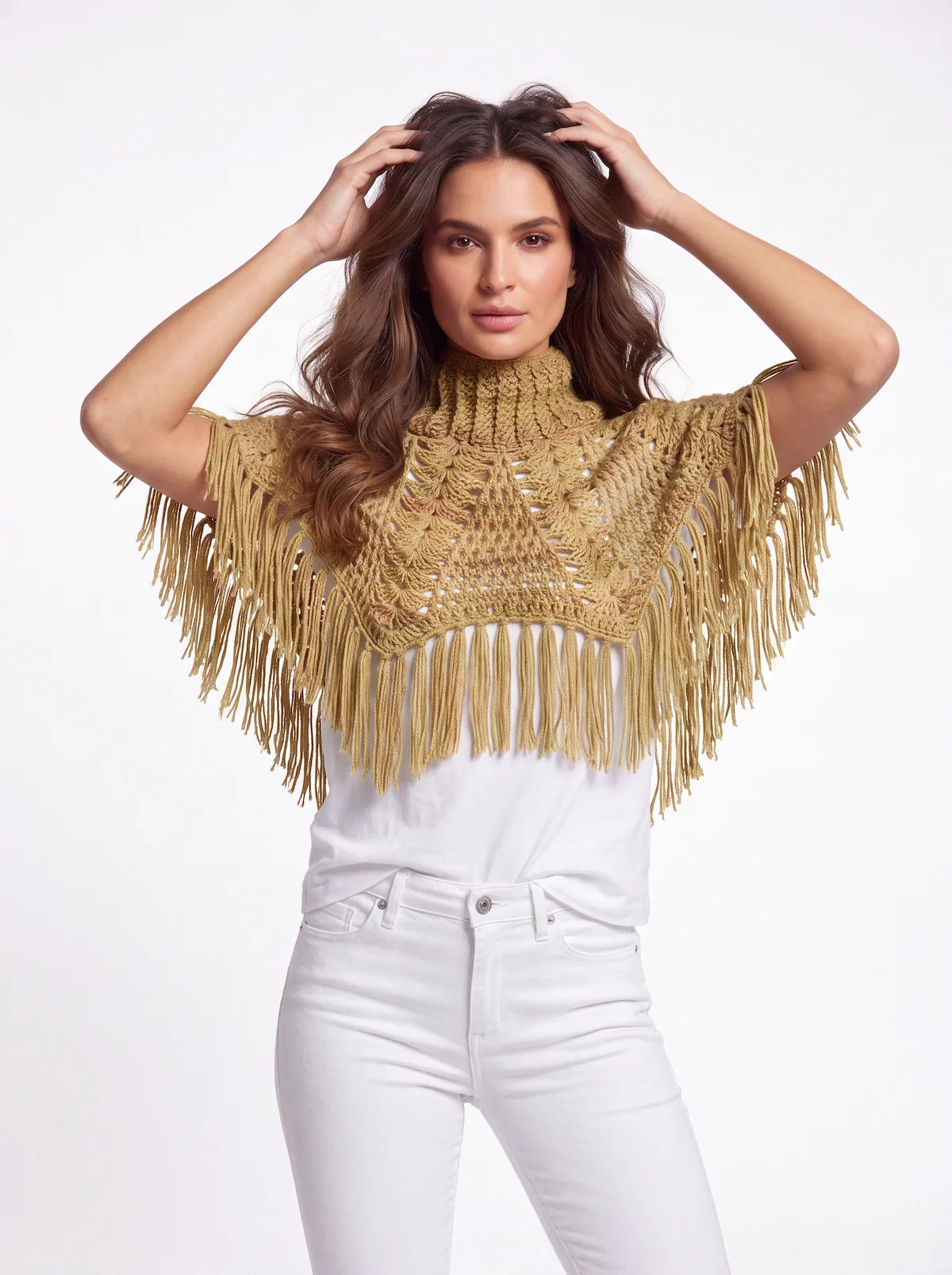 Poncho crochet fait main Pompisol jaune doré chiné col roulé franges longues denses forme trapèze – Cachalabibi