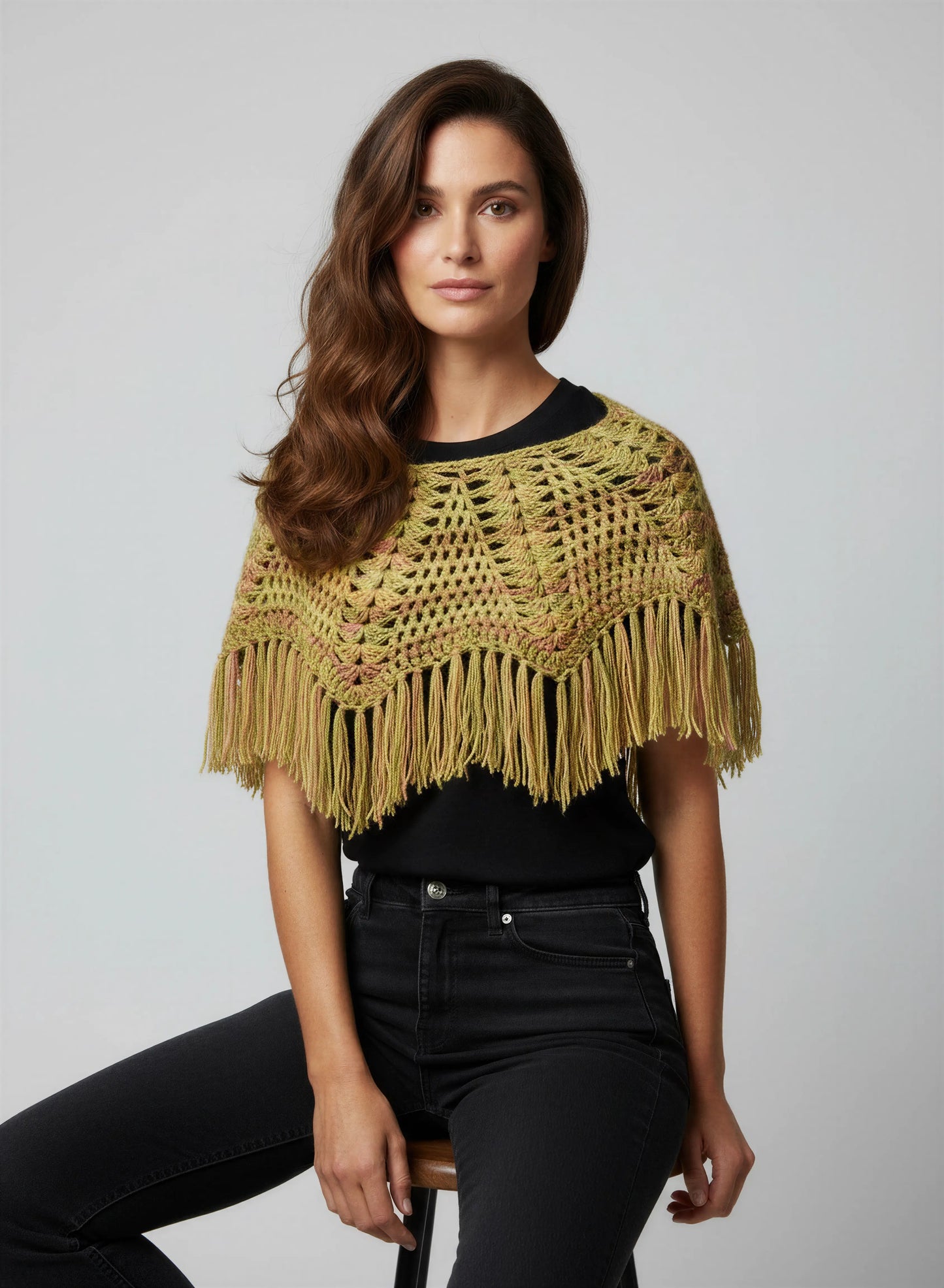 Poncho crochet fait main Pompisol kaki doré chiné filet éventails ananas ajourés franges pose assise – Cachalabibi