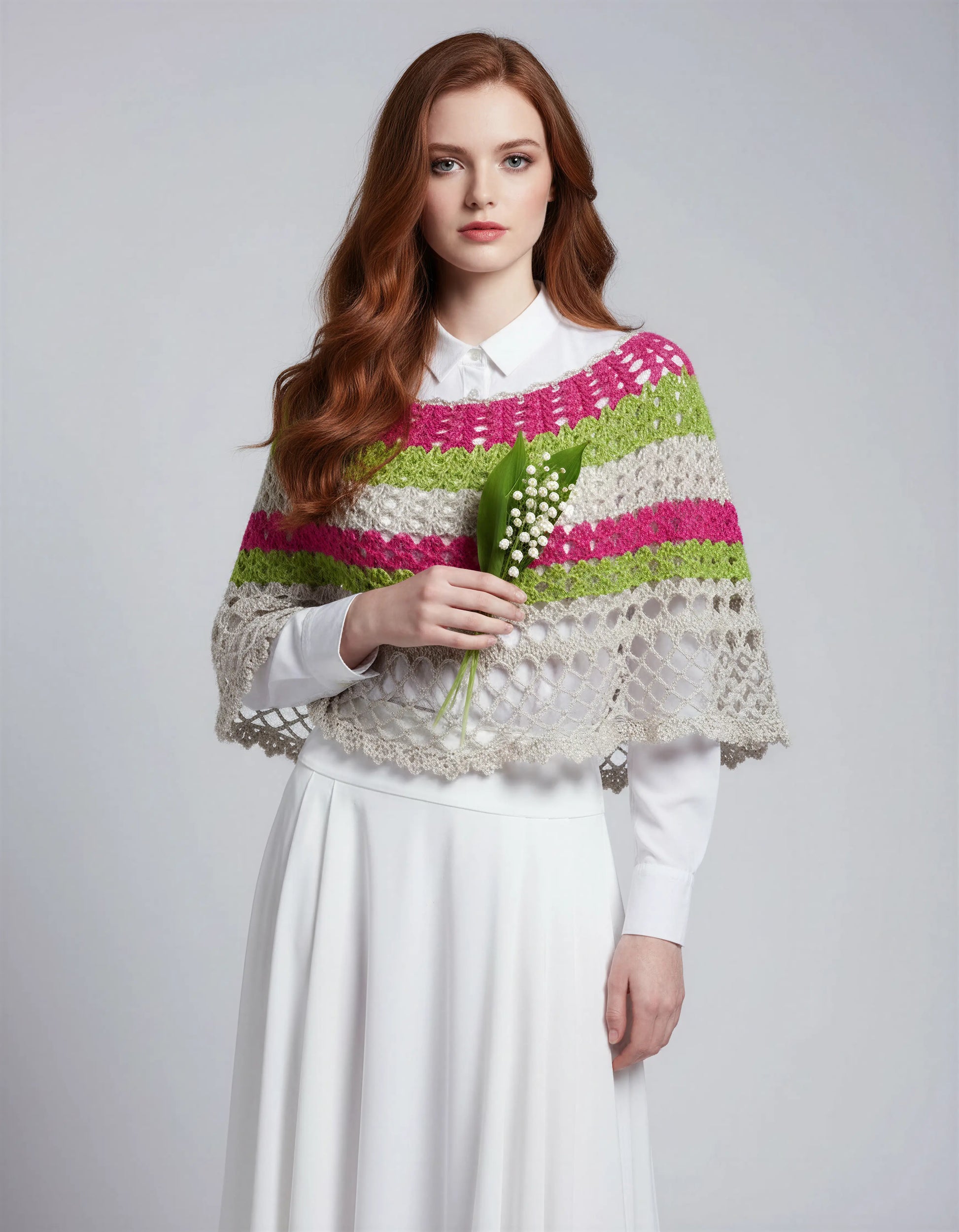Poncho crochet fait main Soir de mai écru rayures fuchsia vert anis encolure ronde bouquet muguet – Cachalabibi