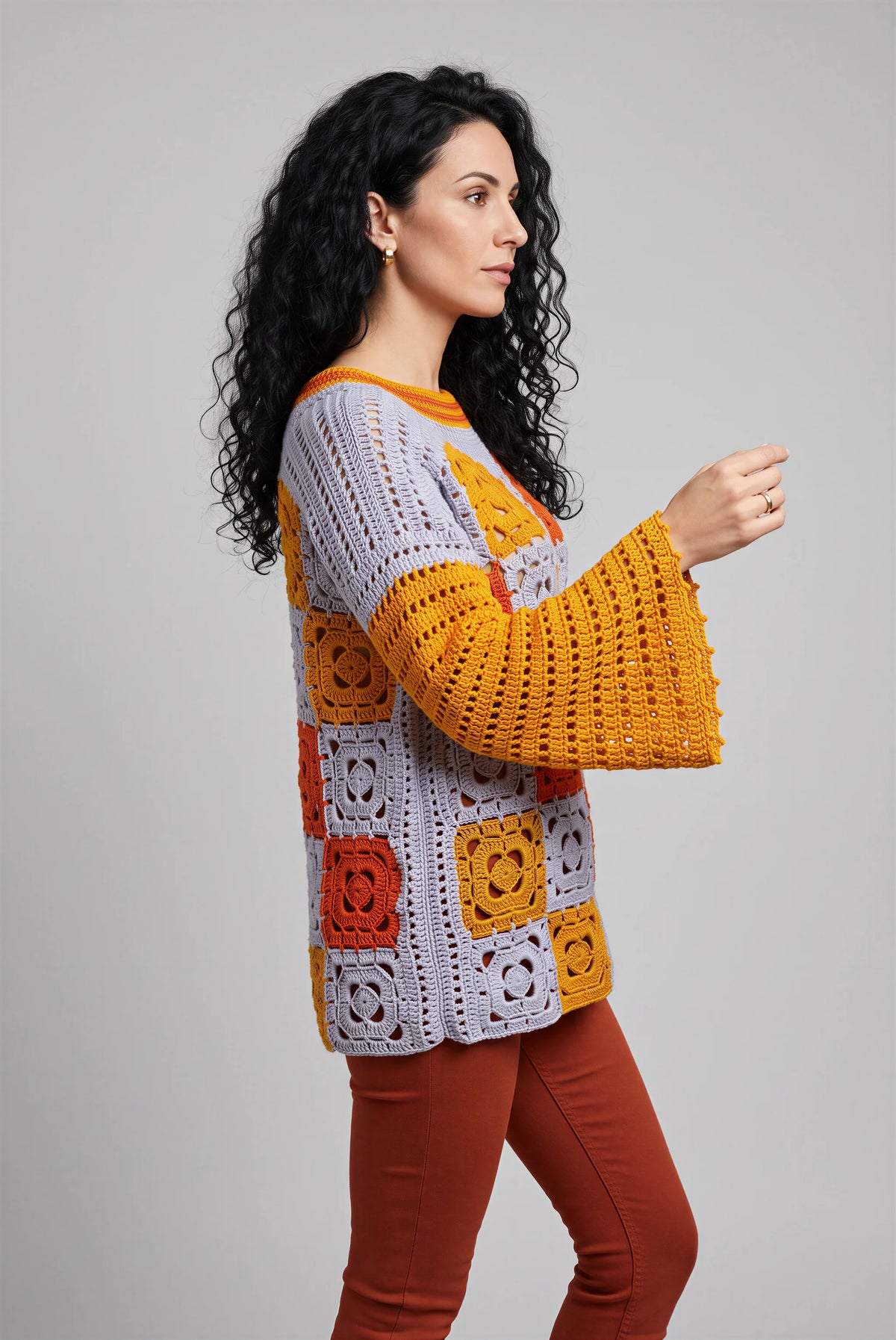 Pull Quadrato crochet — détail carrés granny floral tricolore — Cachalabibi