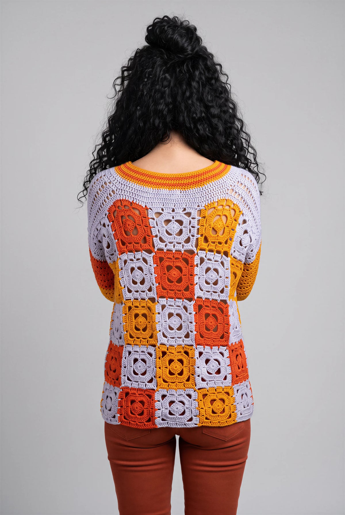 Pull Quadrato crochet granny tricolore — vue dos — Cachalabibi