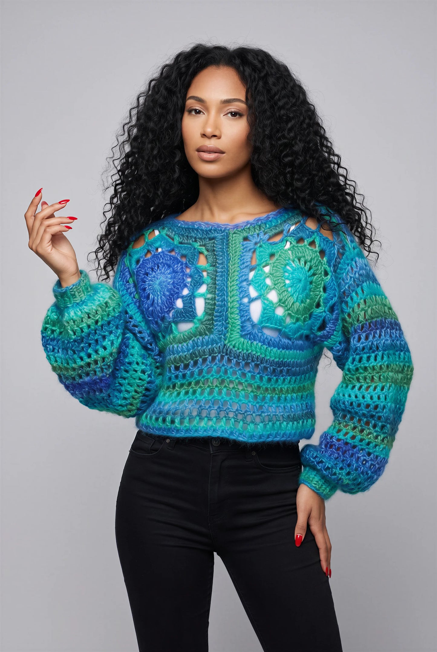 Pull crochet Samarkand Cachalabibi — silhouette complète, jean noir - Cachalabibi