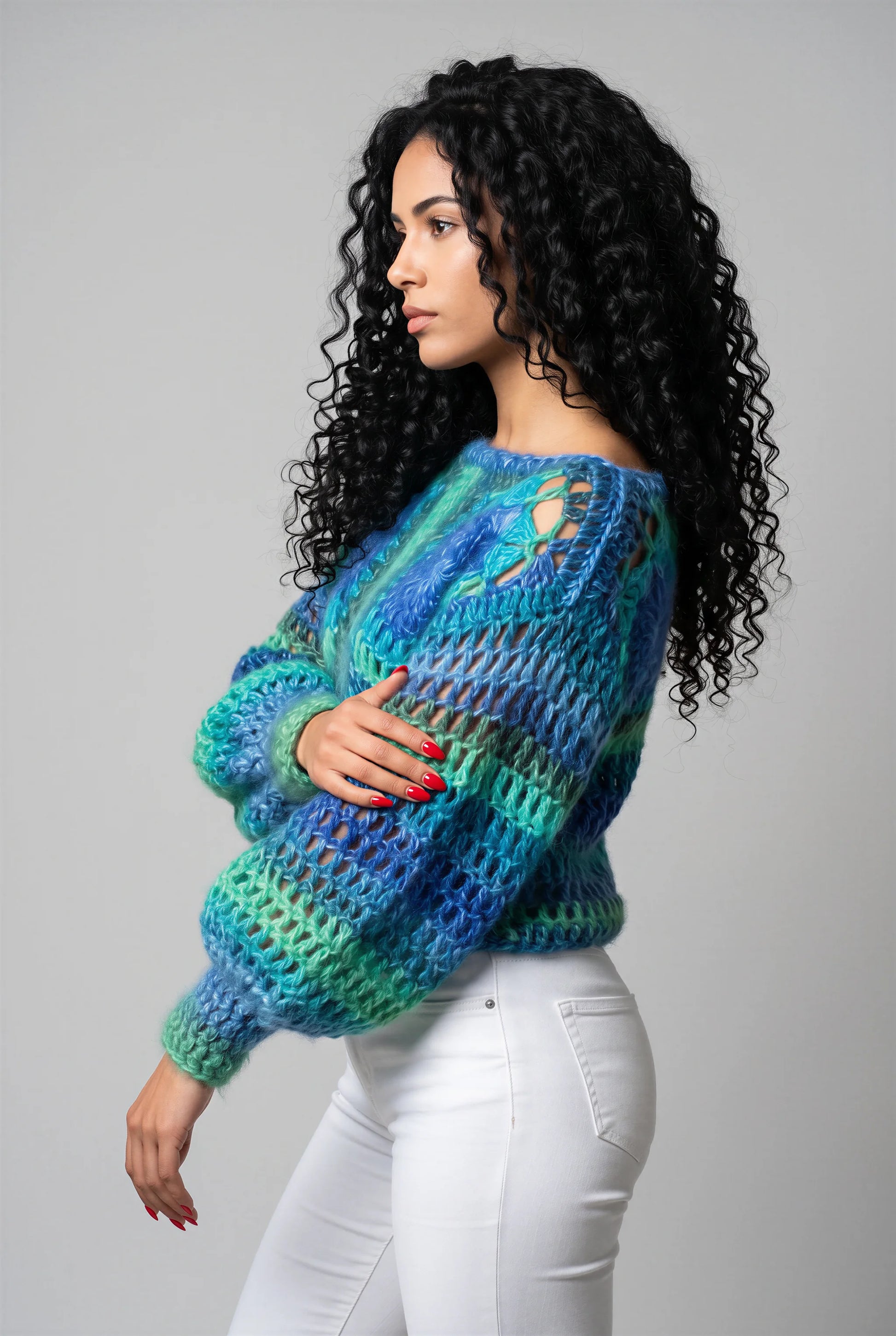 Pull crochet Samarkand Cachalabibi — manches bouffantes, dégradé bleu-vert, profil - Cachalabibi
