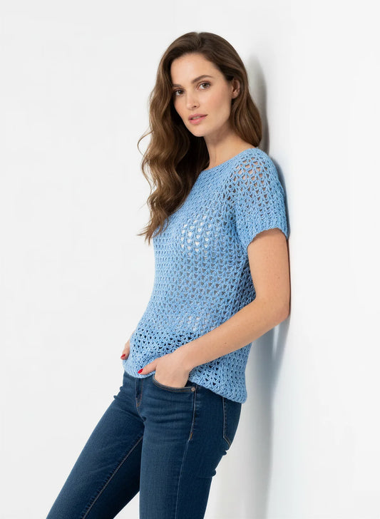Pull manches courtes Azzurro bleu ciel ajouré – crochet fait main – de côté – Cachalabibi