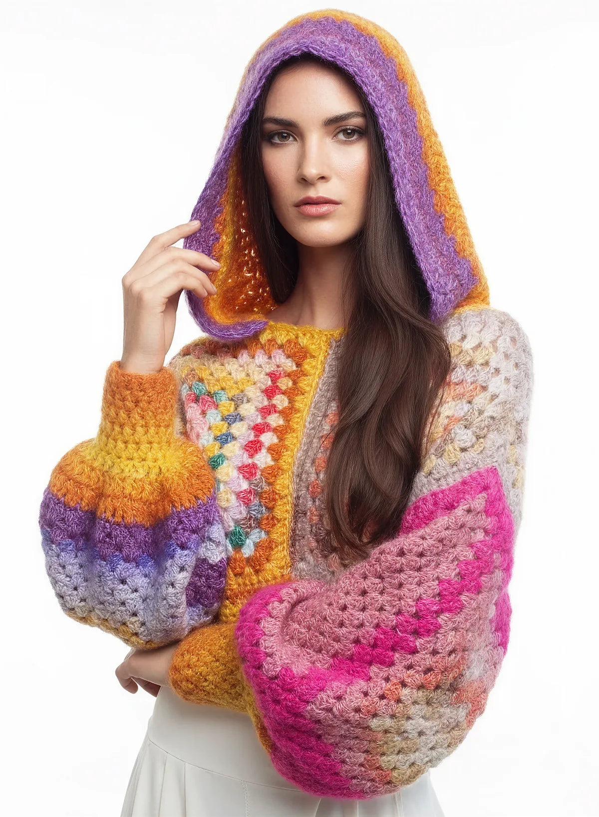 Pull court Dorsoduro granny square multicolore – crochet fait main – capuche portée – Cachalabibi