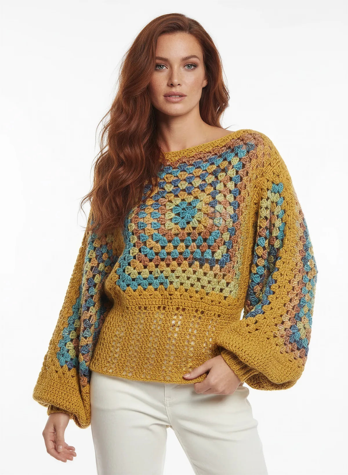 Pull femme Labyrintho moutarde granny square géant – crochet fait main – de face – Cachalabibi
