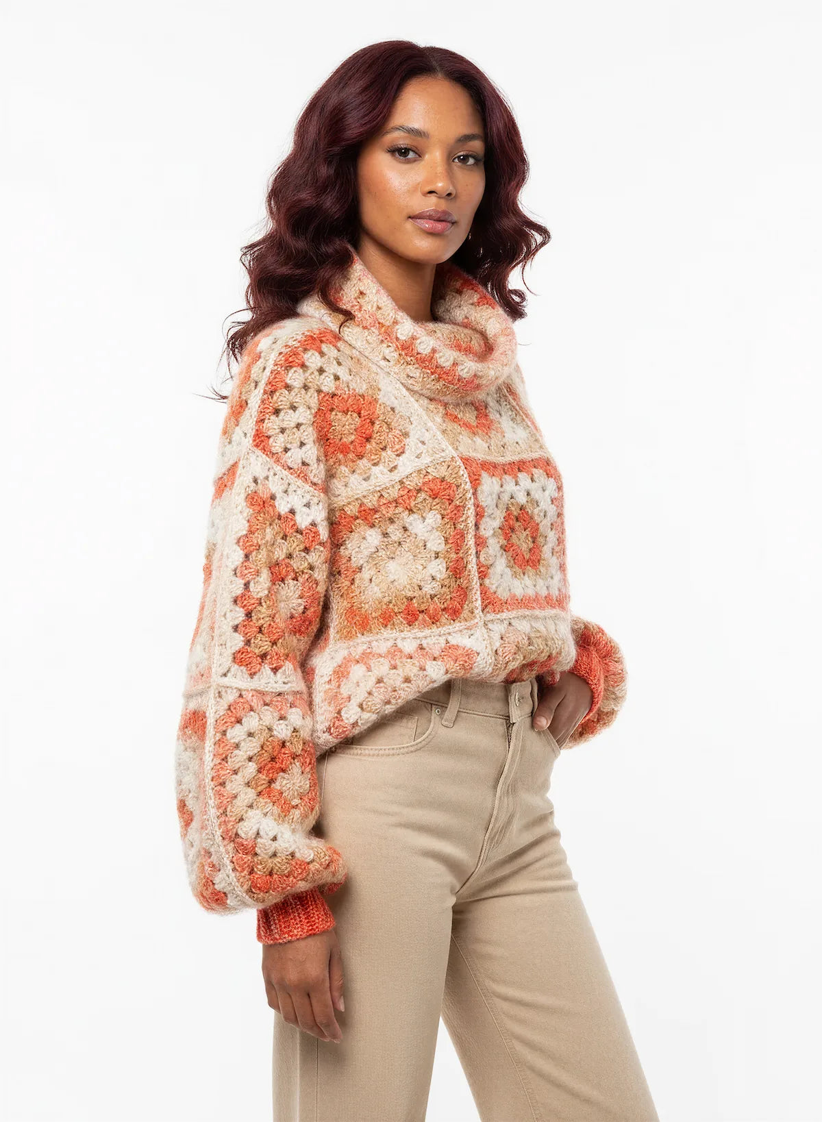 Pull femme Lantana corail doré granny square col roulé – crochet fait main – vue 3/4 – Cachalabibi