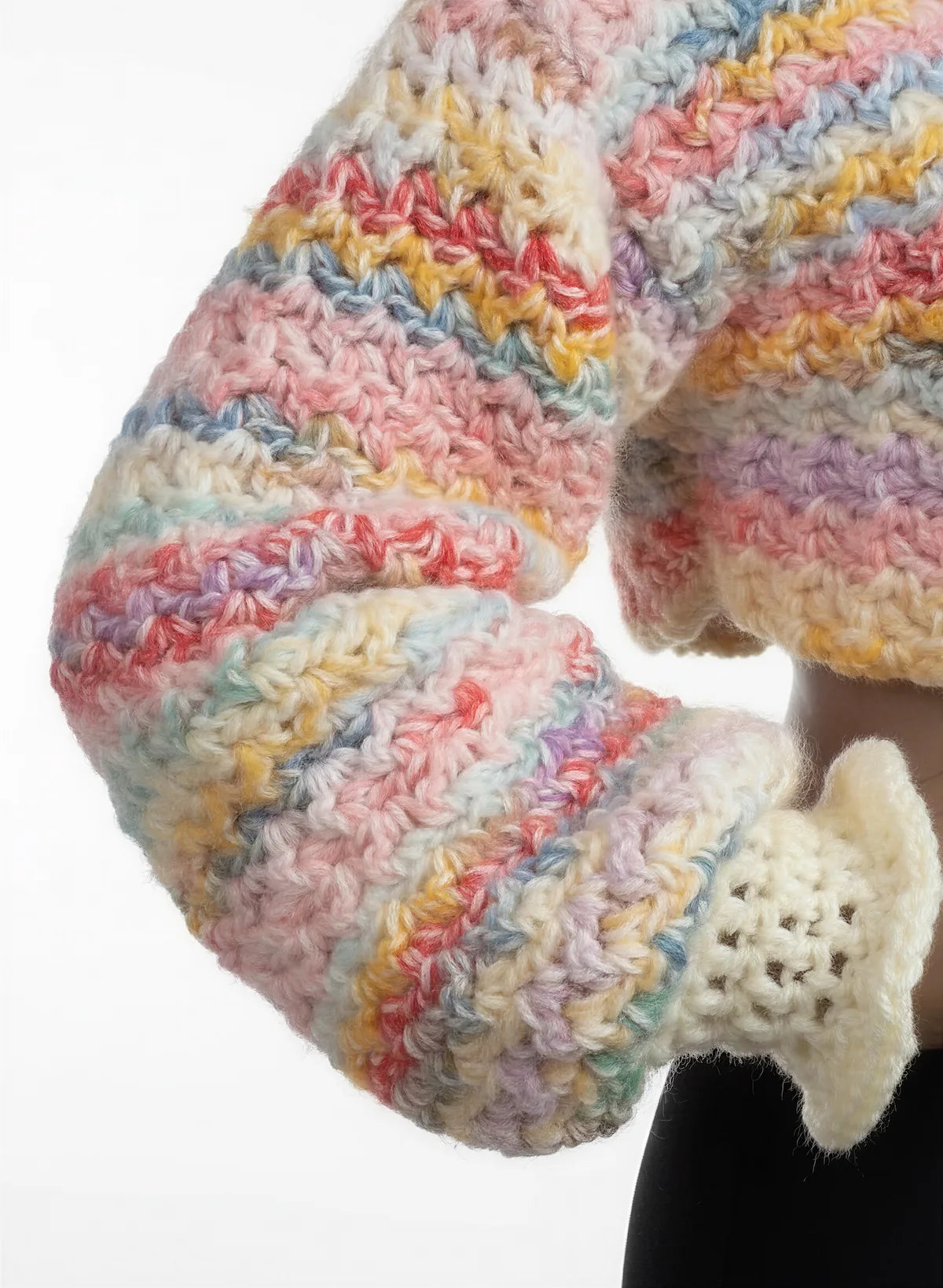 Pull court Lineo rayures pastel arc-en-ciel – crochet fait main – de dos manches bouffantes – Cachalabibi