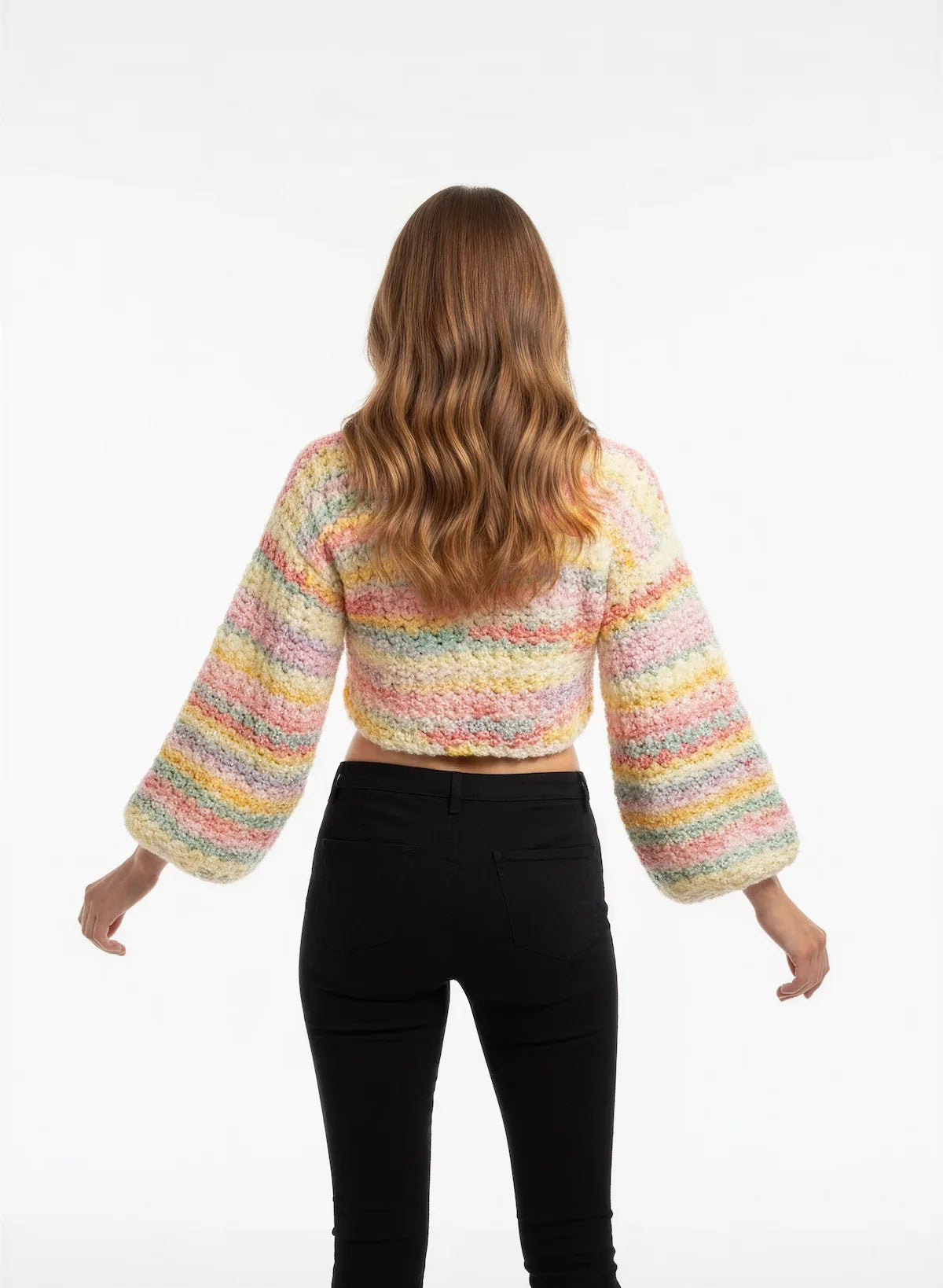 Pull court Lineo crochet pastel – détail point texturé et poignet ajouré – Cachalabibi