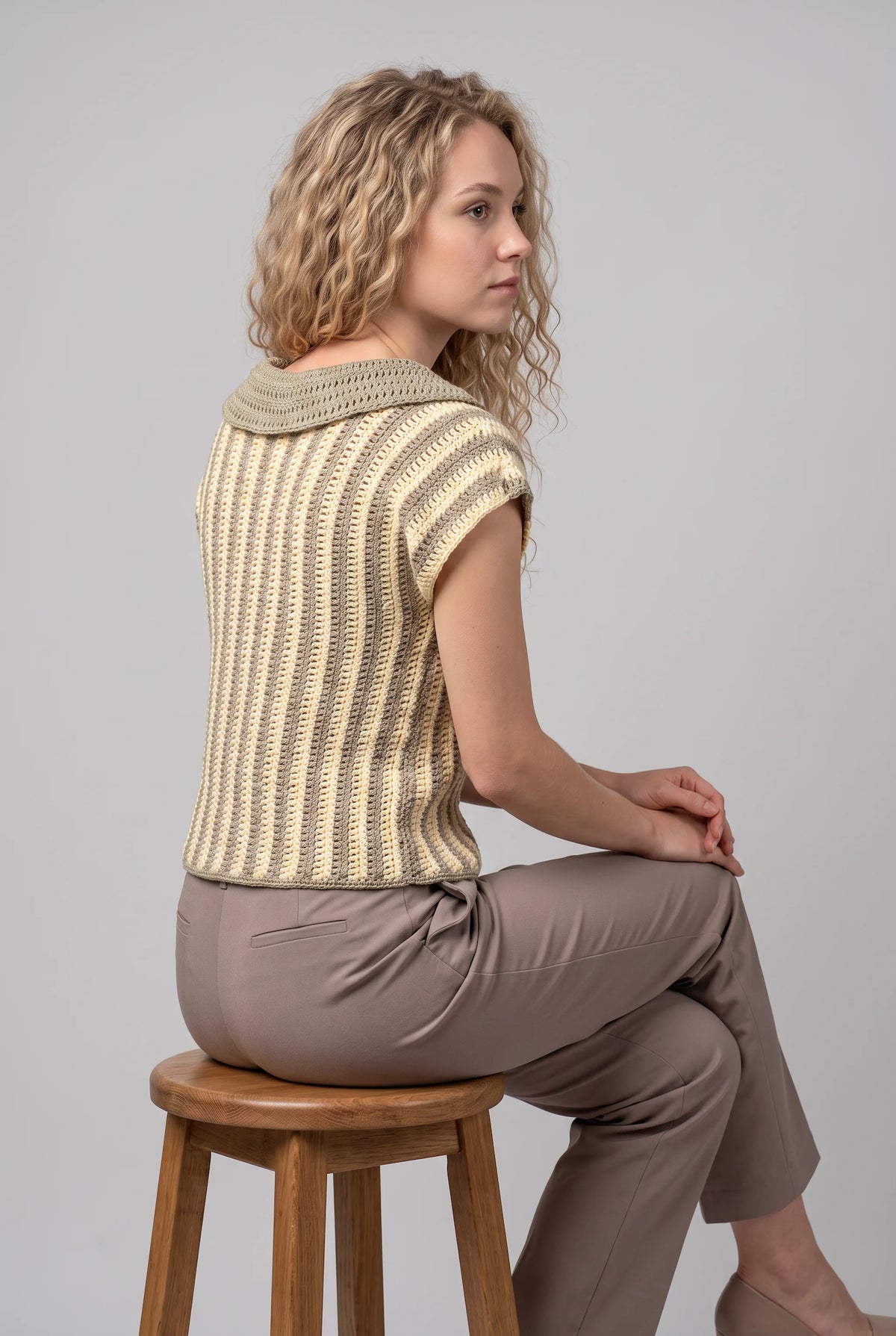 Pull Ballerino crochet fait main — vue dos assise — Cachalabibi