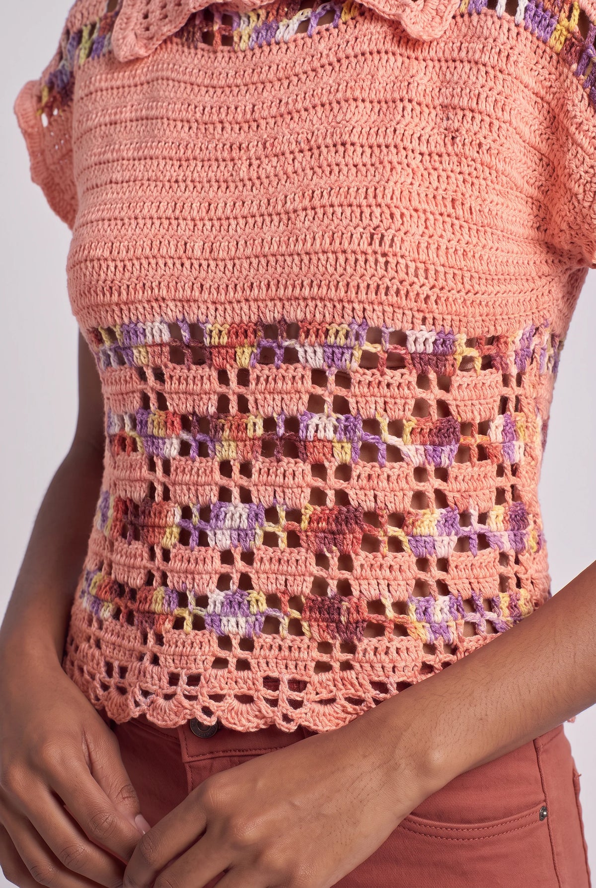 Pull Pescarossa — détail bande filet multicolore et bordure dentelle — Cachalabibi