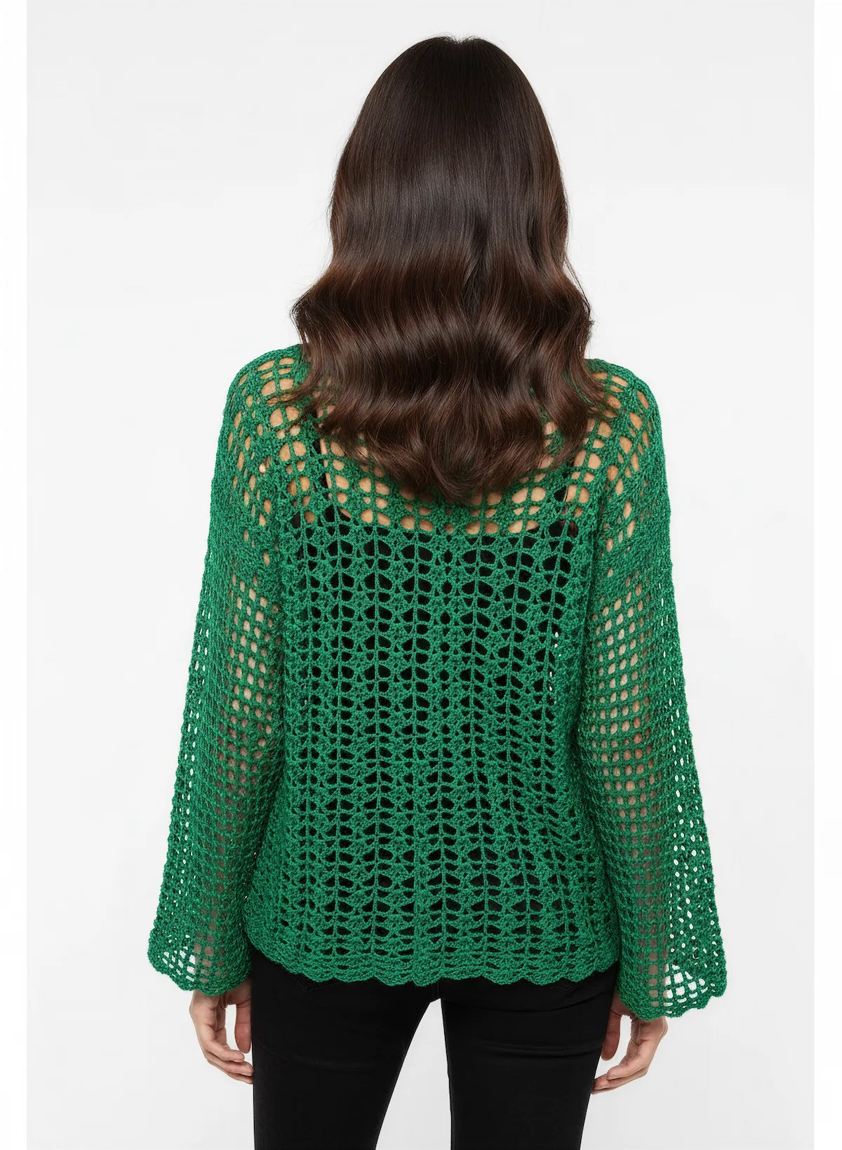 Pull femme Marimar vert émeraude ajouré encolure festonnée – crochet fait main – détail encolure – Cachalabibi