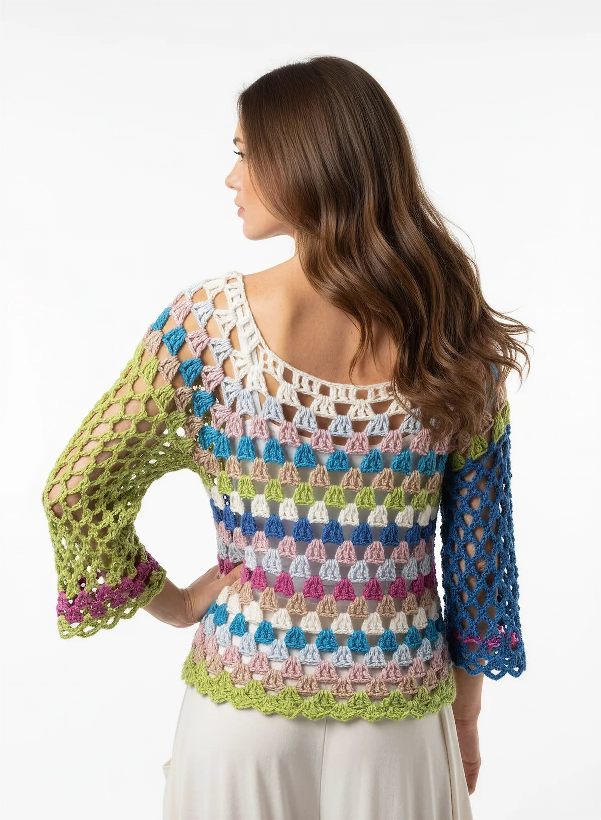 Pull femme Montebello multicolore ajouré triangles – crochet fait main – de dos manches bicolores – Cachalabibi