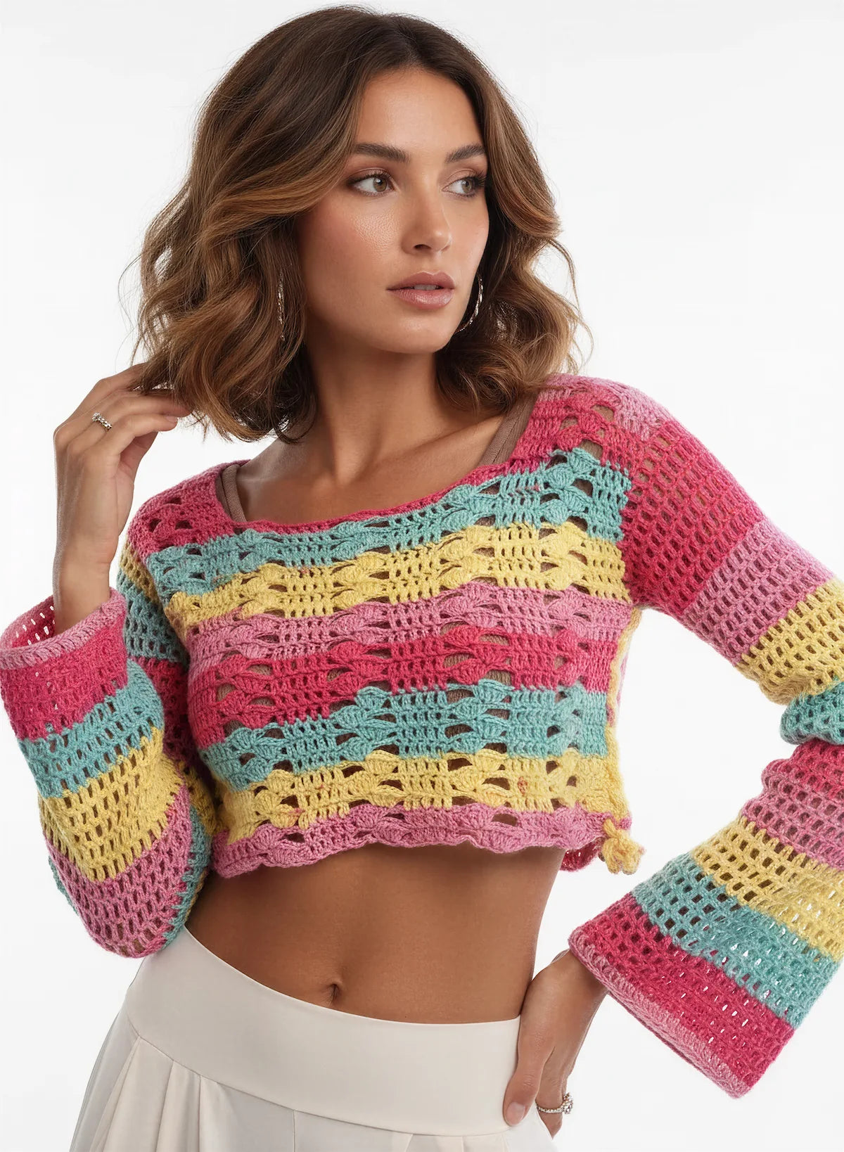 Pull court Romanella rayures multicolores ajouré – crochet fait main – de face – Cachalabibi