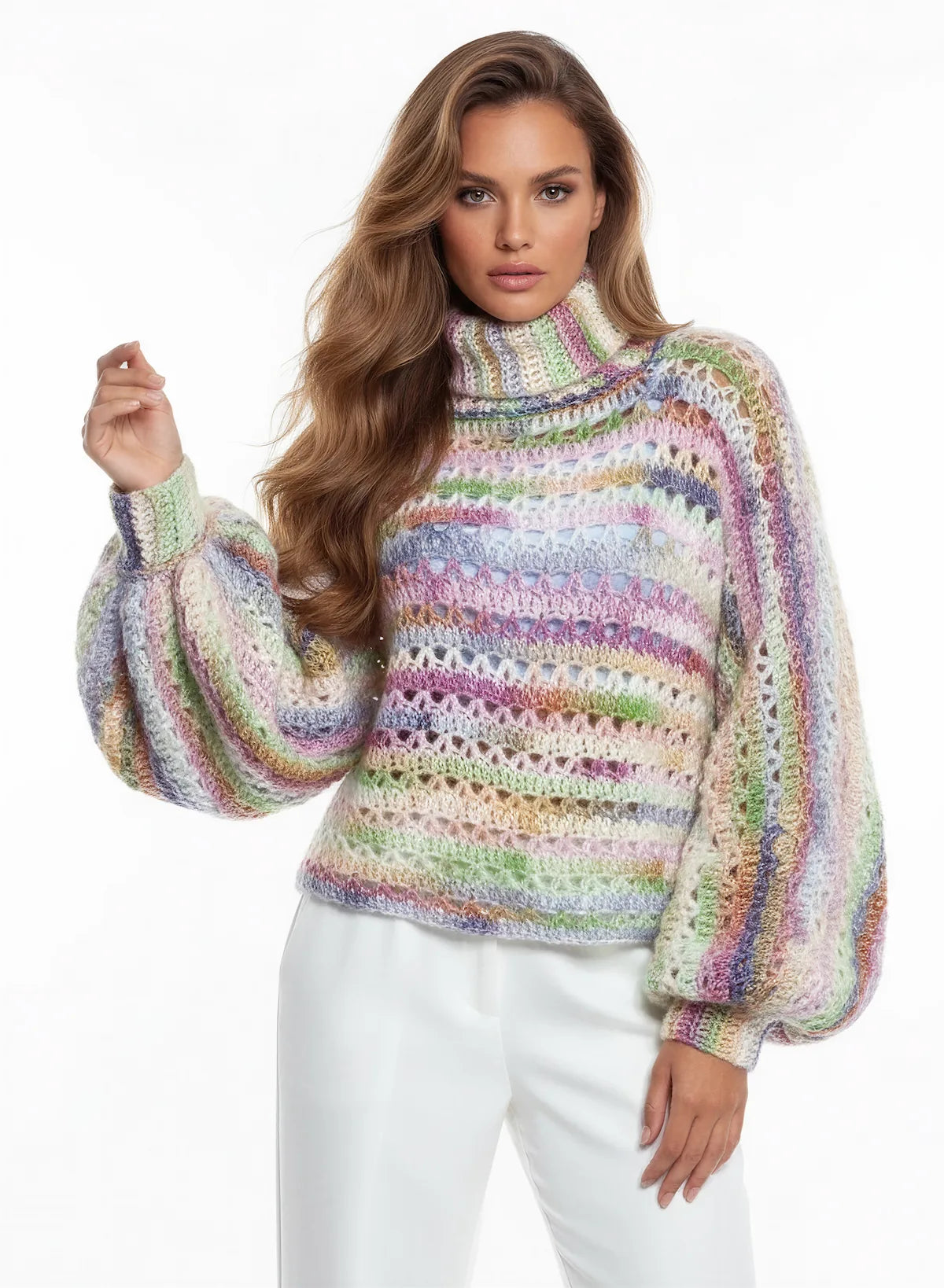 Pull femme Roucoulou pastel irisé ajouré col roulé – crochet fait main – de face – Cachalabibi
