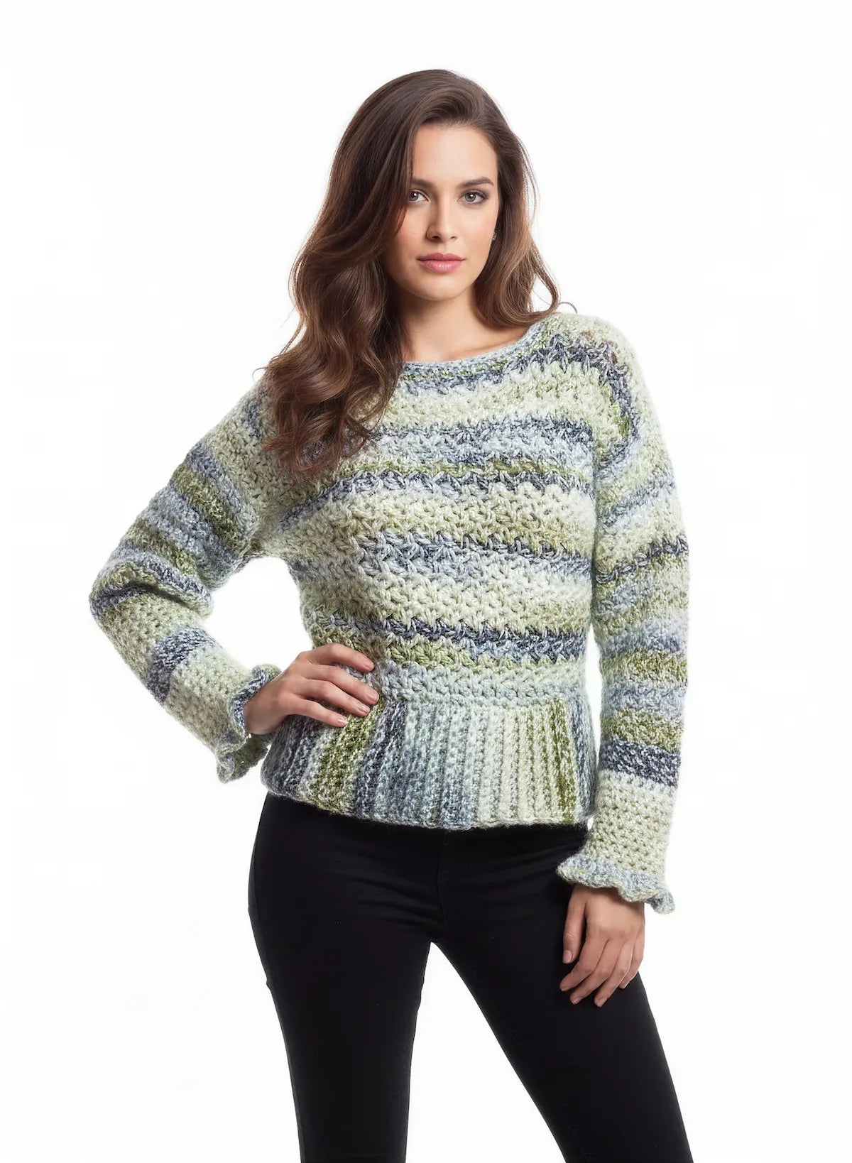 Pull femme Sweaty vert kaki bleu chiné rayures bouclé – crochet fait main – de face – Cachalabibi