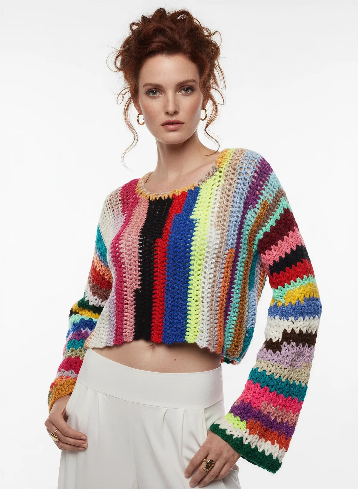 Pull multicolore en crochet