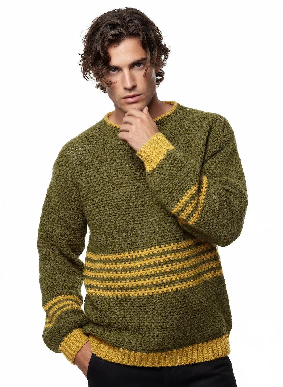 Pull homme Brazilo vert olive moutarde rayures – crochet fait main – de face – Cachalabibi