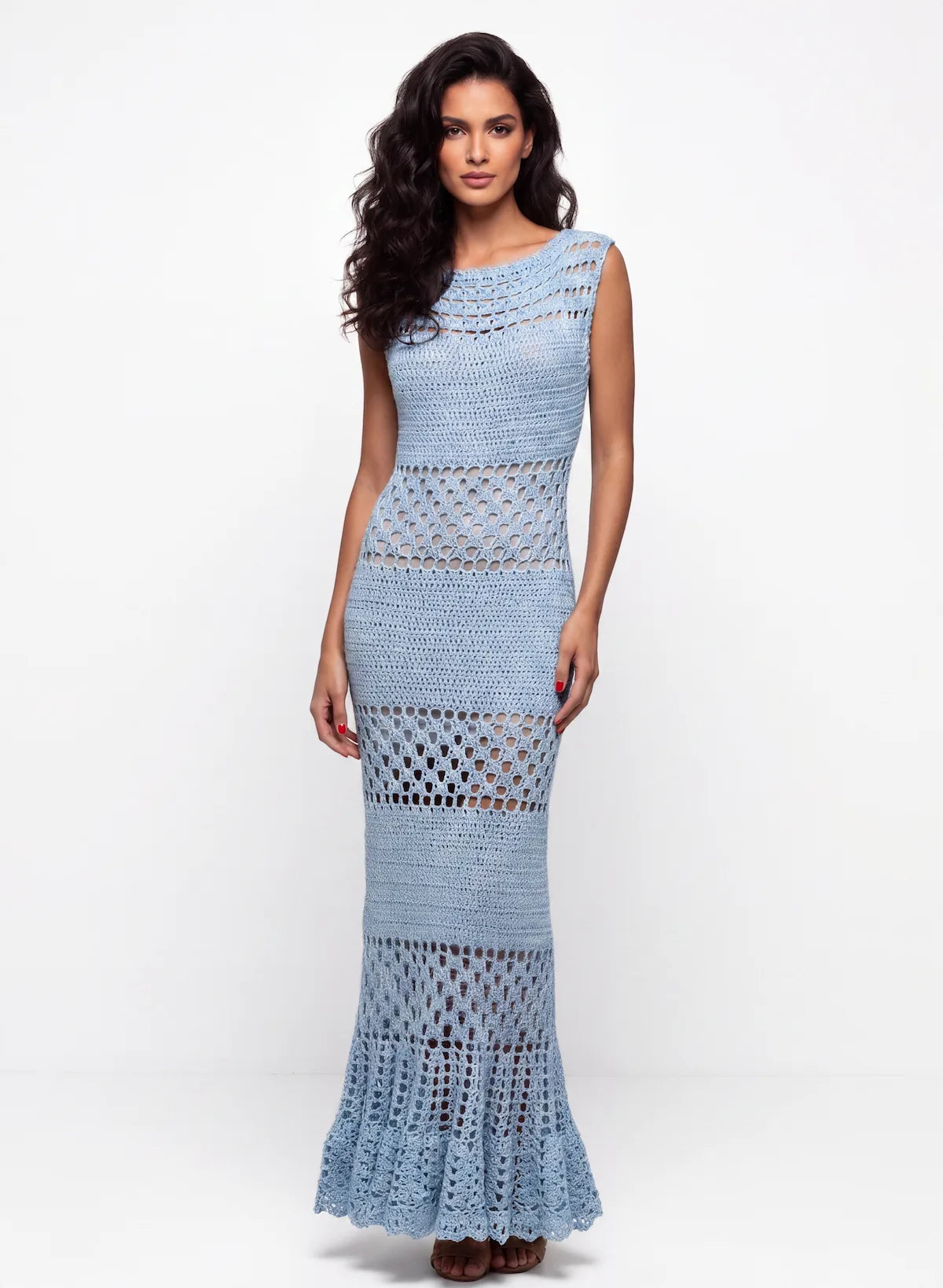 Robe crochet fait main Altobella bleu glacier coupe sirène maxi encolure ronde bretelles larges festonné – Cachalabibi