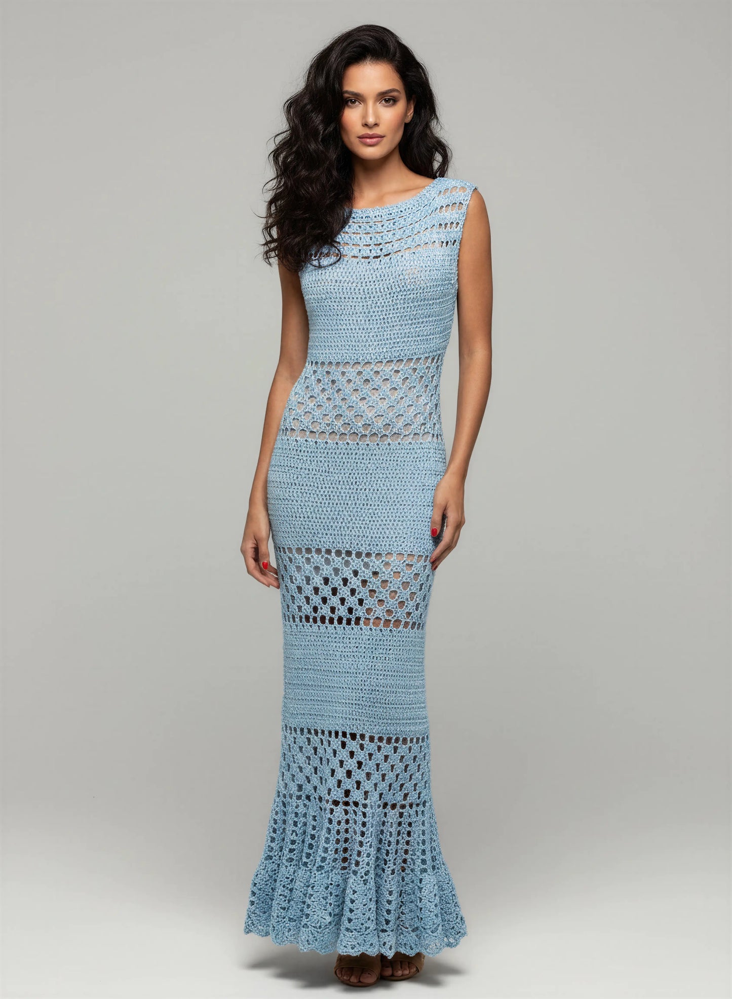 Robe crochet fait main Altobella bleu glacier coupe sirène maxi encolure ronde bretelles larges festonné – Cachalabibi