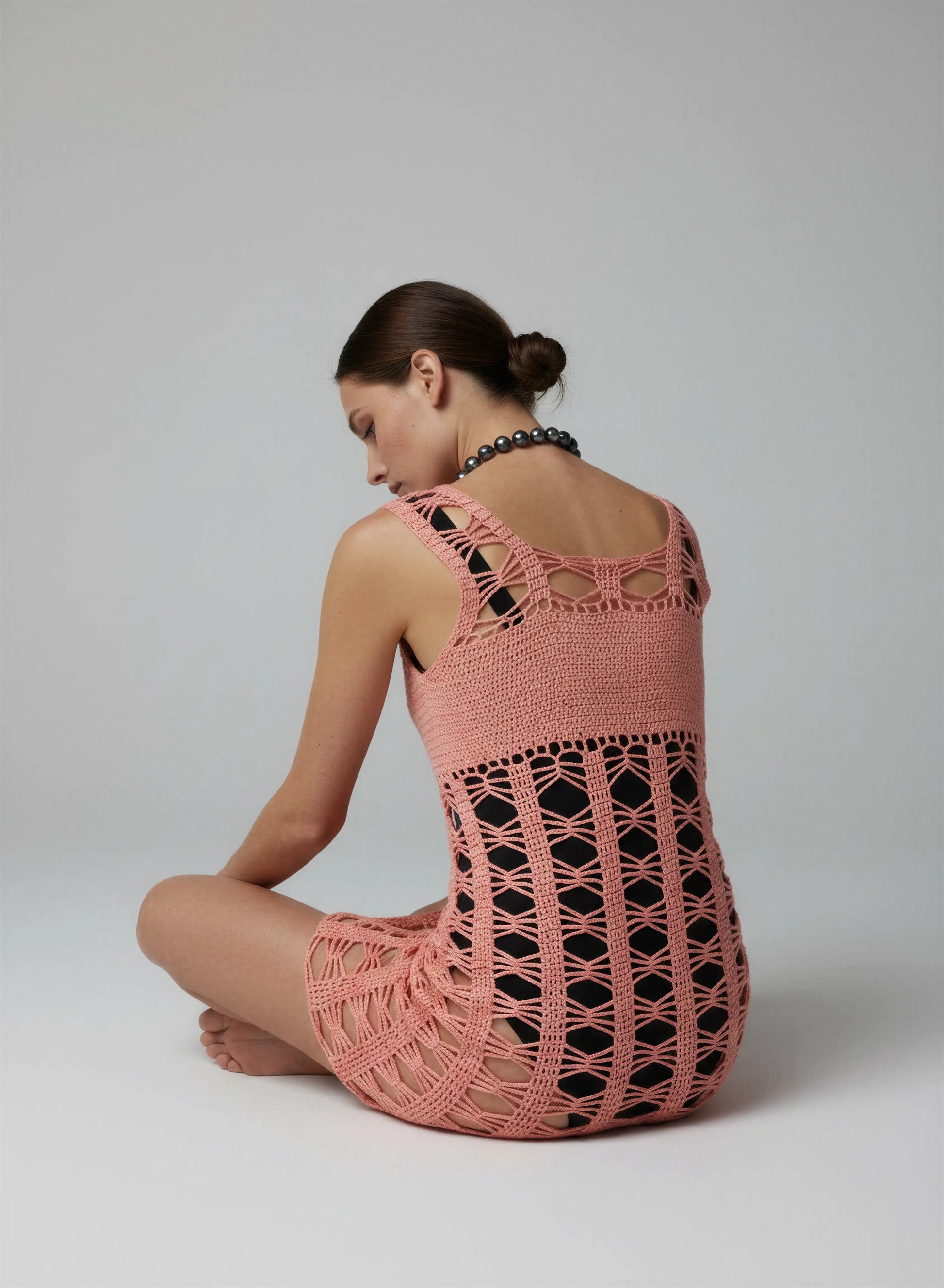 Robe de bain crochet fait main Makemo rose saumon motif croisillons unique transparent noir bordure festonnée – Cachalabibi