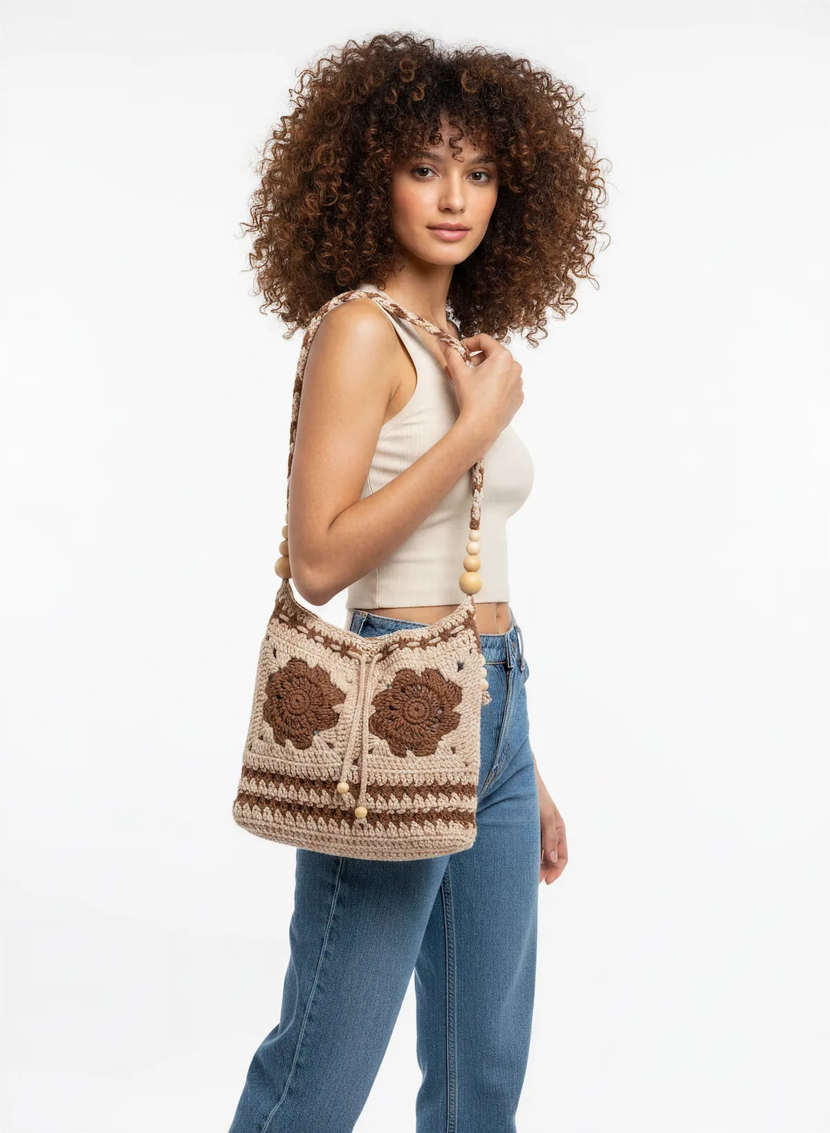 Sac bandoulière Chocolate crème chocolat granny square fleur perles bois – crochet fait main – porté bandoulière – Cachalabibi