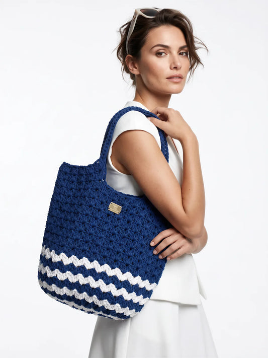 Sac cabas Marinella bleu marine rayures festonnées blanc logo doré – crochet fait main – porté épaule – Cachalabibi
