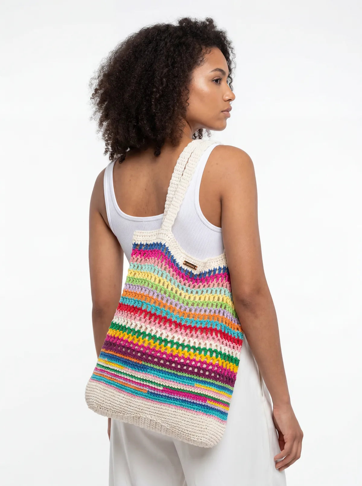 Sac cabas Oulatuvu crème rayures arc-en-ciel vagues doublure lin – crochet fait main – porté de dos – Cachalabibi