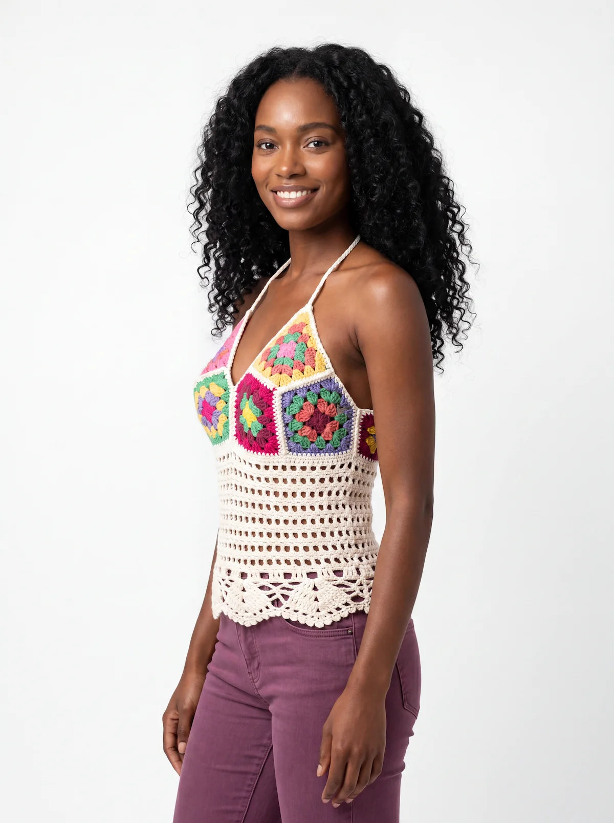 Top dos nu femme crochet Cesaria carrés granny multicolores, col V profond, vue de profil — Cachalabibi 