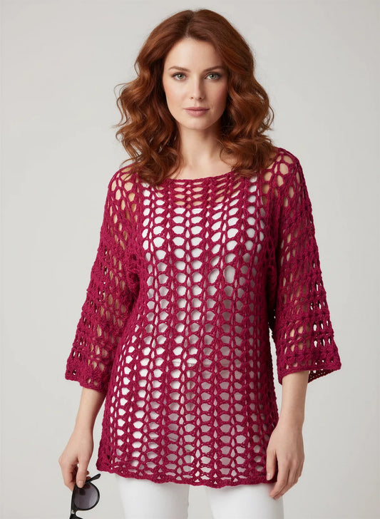 Tunique Oscuro – vue de profil – tunique crochet fait main framboise résille grande maille manches 3/4 évasées – Cachalabibi 