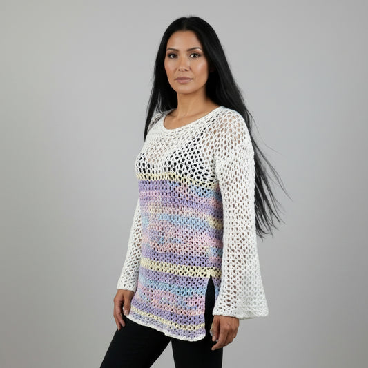Tunique crochet fait main Sambalaya blanc rayures pastel manches cloche profil – Cachalabibi