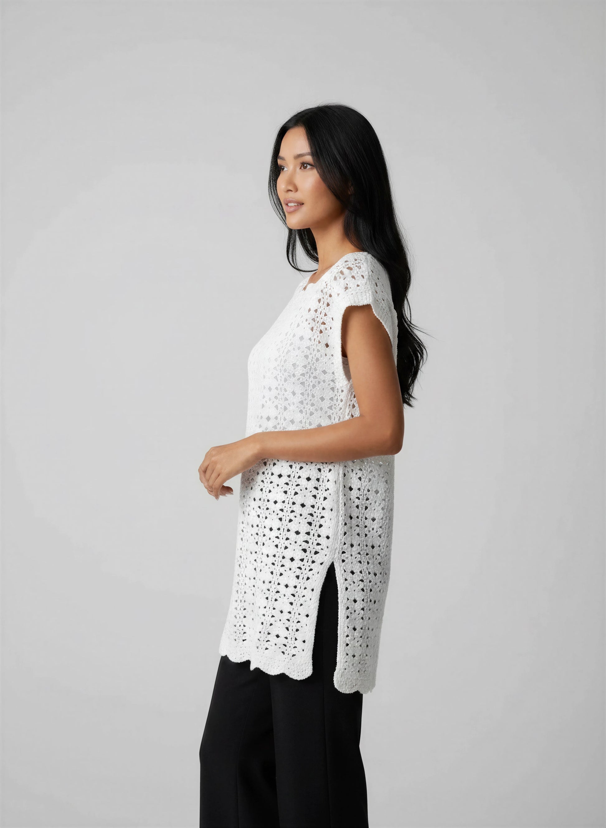 Tunique crochet fait main Tunica blanc écru filet losanges fente latérale bordure festonnée vagues profil – Cachalabibi