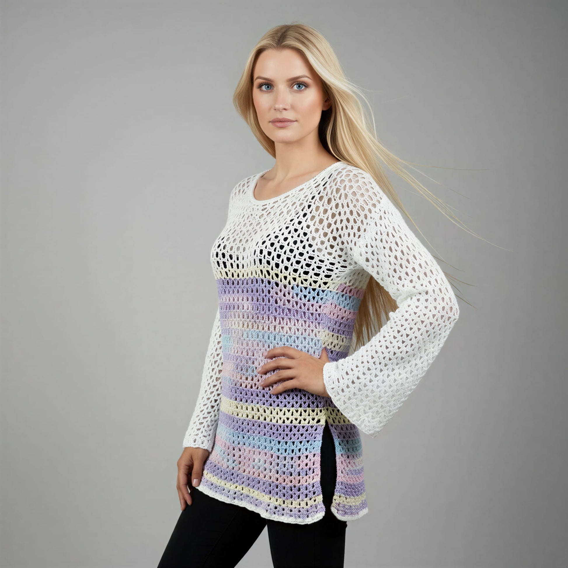 Tunique crochet fait main Sambalaya blanc rayures pastel mailles ajourées vue face – Cachalabibi